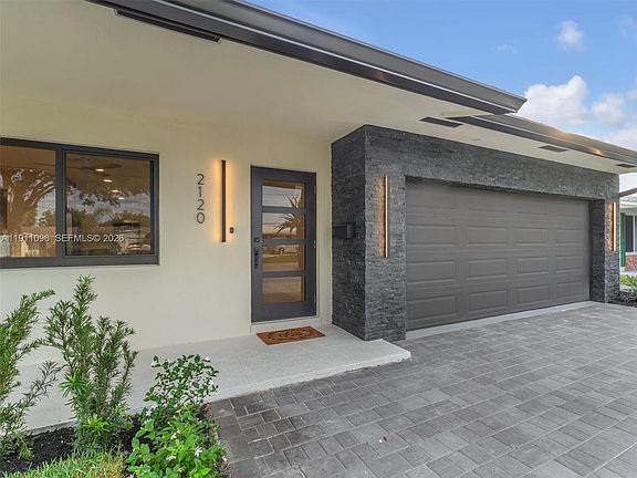 3rd image of 2120 NE 55th Ct