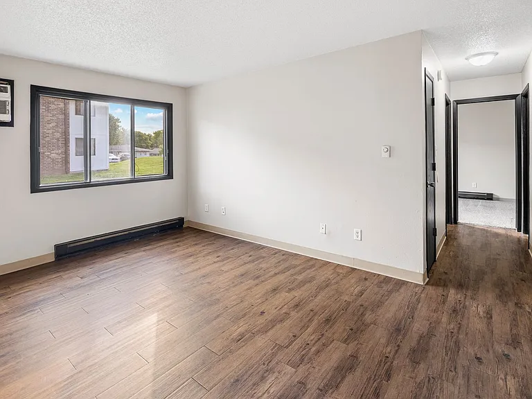 Perry Pointe Place — Photo 4
