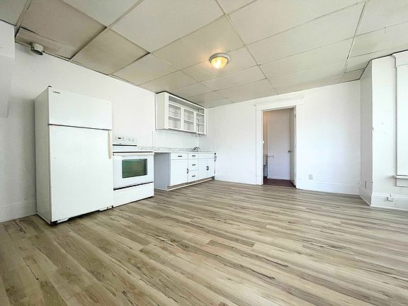 4th image of 110 W 5th Ave #2