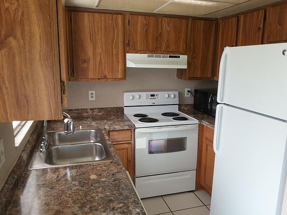 kitchen with all appliances included