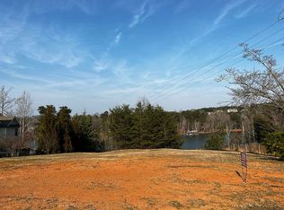 2754 Waters Edge Dr, Gainesville, GA 30504