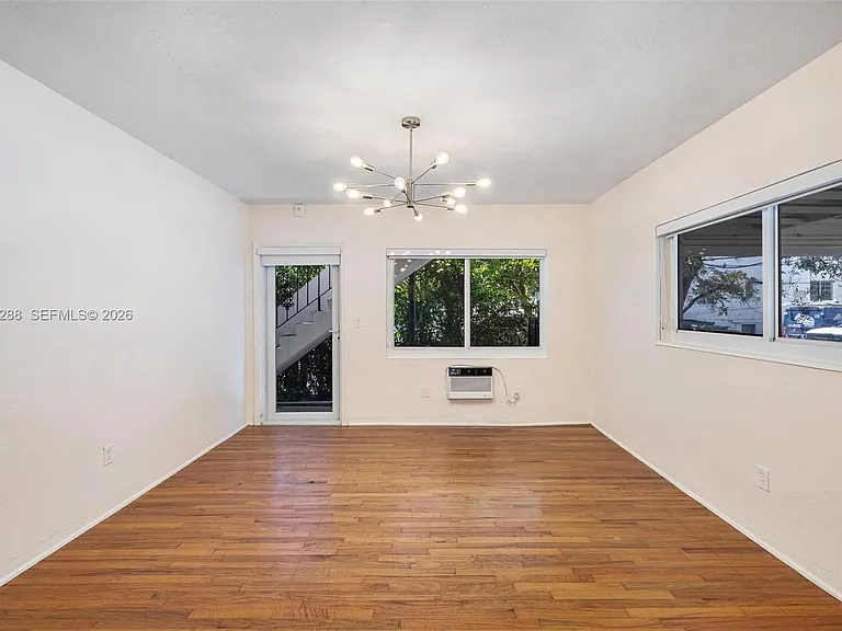 428 Collins Ave #7 — Photo 9