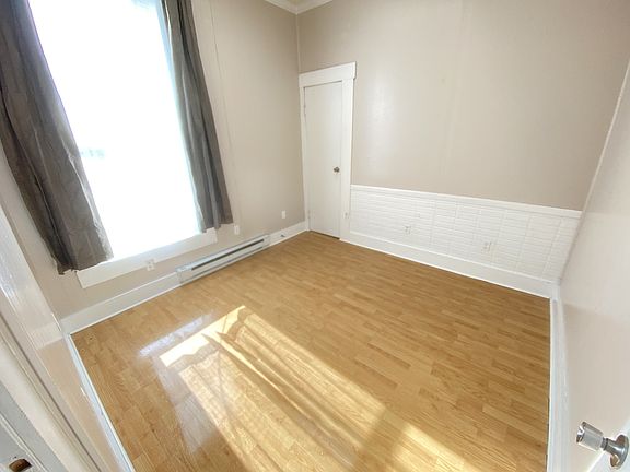 4th image of 4830 Columbus St #2