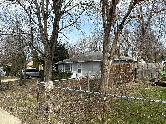 2nd image of 2306 Gaylord Rd
