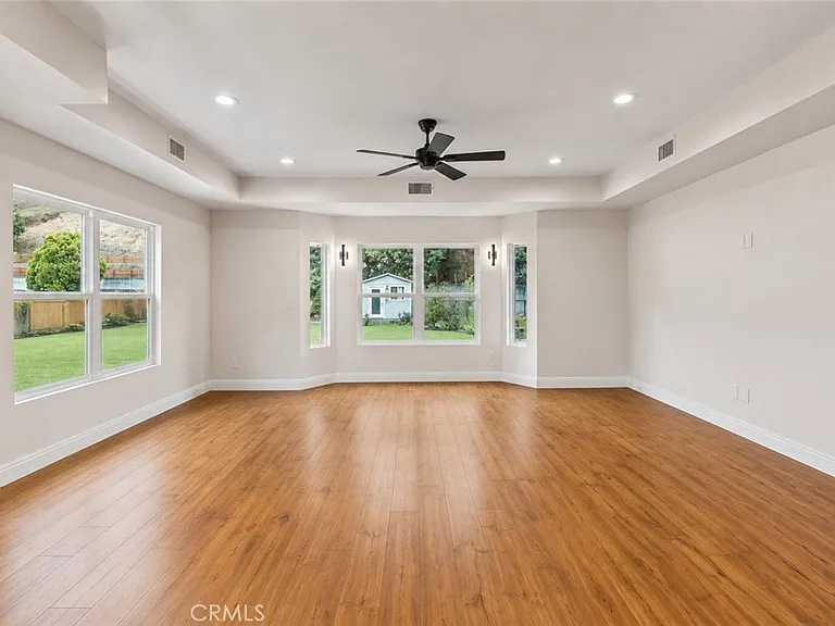1096 Canyon View Dr — Photo 12
