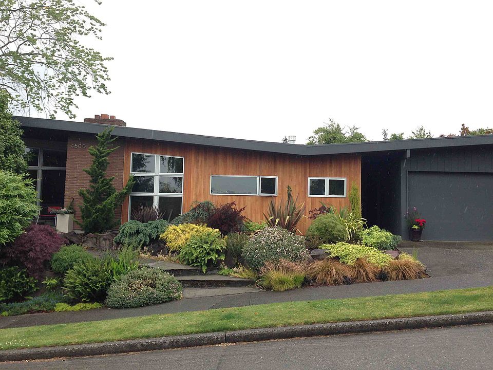 2nd image of 4500 NE 73rd St