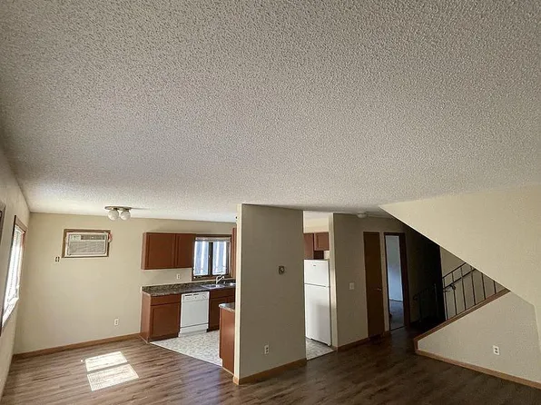 906 9th Ave SE, Minneapolis, MN 55414