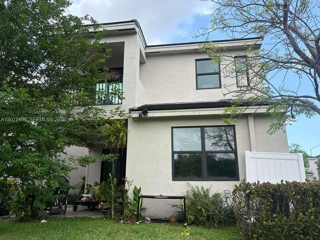 3 bed, 1730 sqft, $3,850 — Photo 2