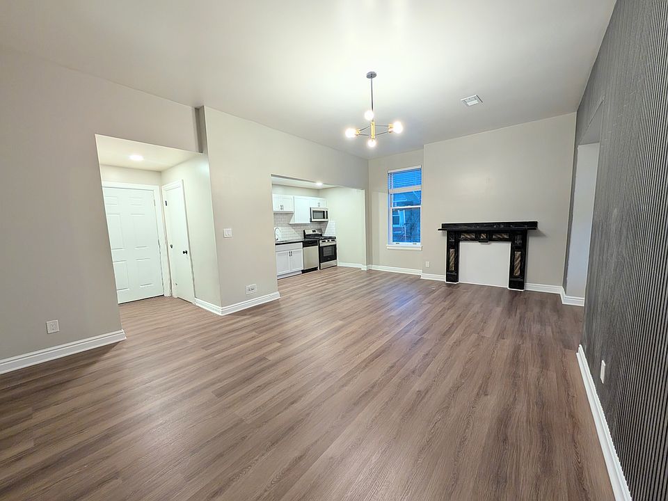 1st image of 1225 W North Ave APT 302