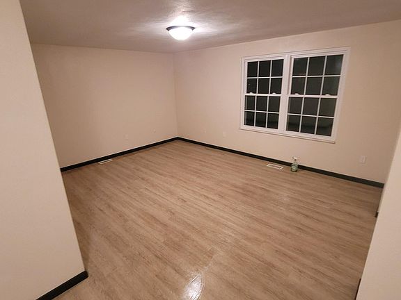 2nd image of 453 Lyle Dr