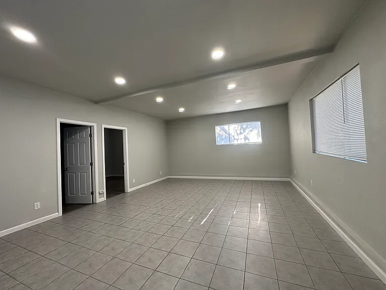 16607 Benson Rd S — Photo 26