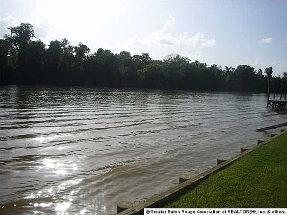 3rd image of 15855 Cypress Point Ln