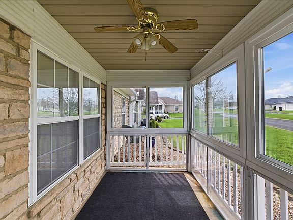 3rd image of 699 Scott Dr