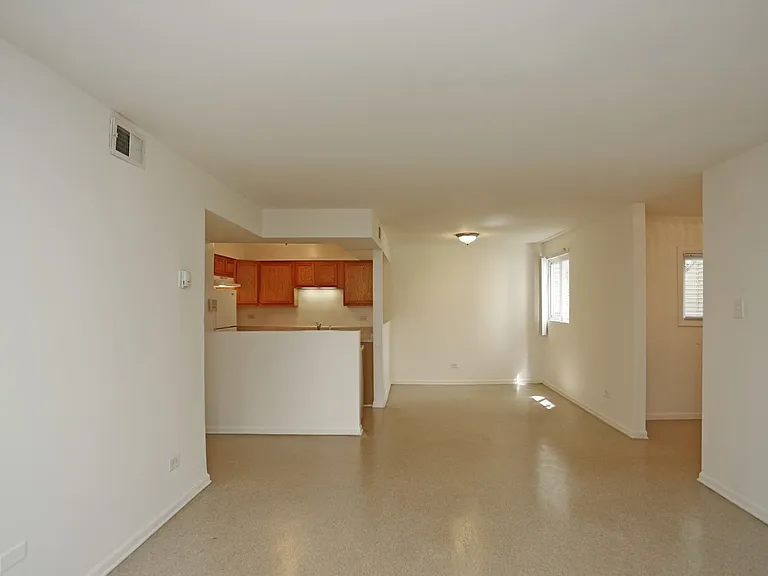871 Burnham Dr — Photo 4