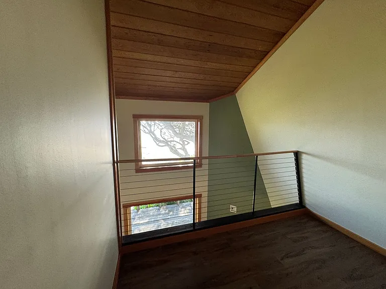 1318 NW Voyager Way — Photo 33