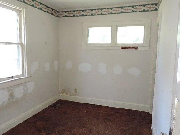 4th image of 4148 45th Ave S