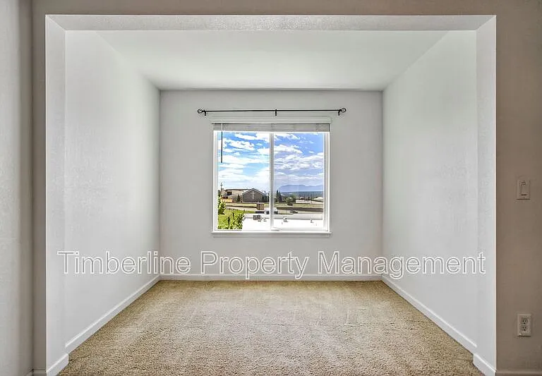 811 Marine Corps Dr — Photo 26