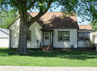 99 Joy Dr, Waterloo, IA 50701
