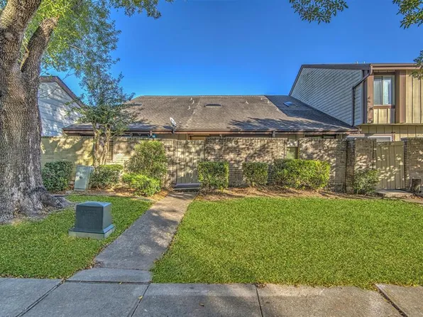 12510 Newbrook Dr #223, Houston, TX 77072