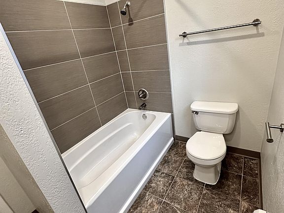 2nd image of 1306 W 6th Ave #16680625