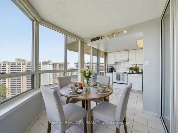 5 Greystone Walk Dr #1604, Toronto, ON M1K 5J5