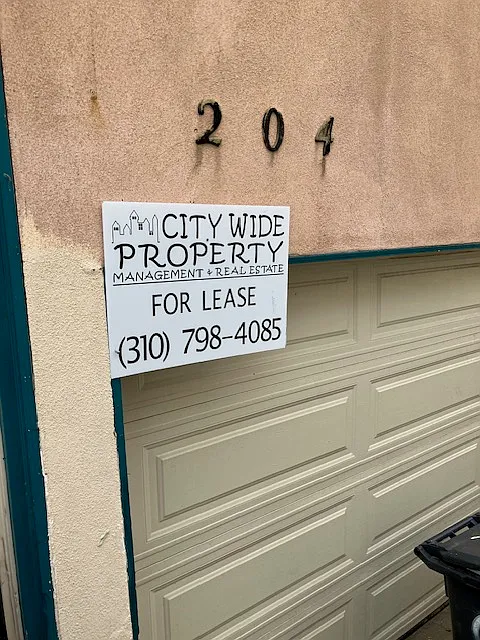 2 bed, 730 sqft, $3,900 — Photo 1