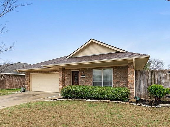 4th image of 411 Bent Wood Dr