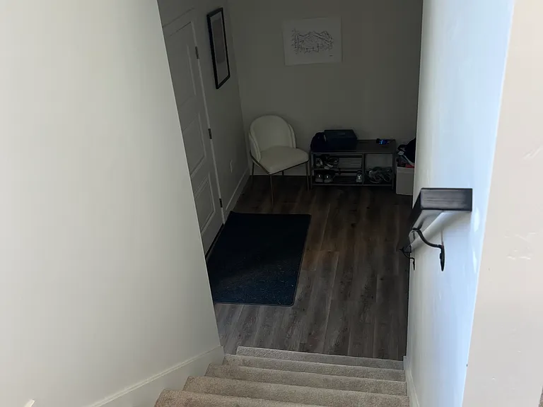 153 W Autumn Ln — Photo 2