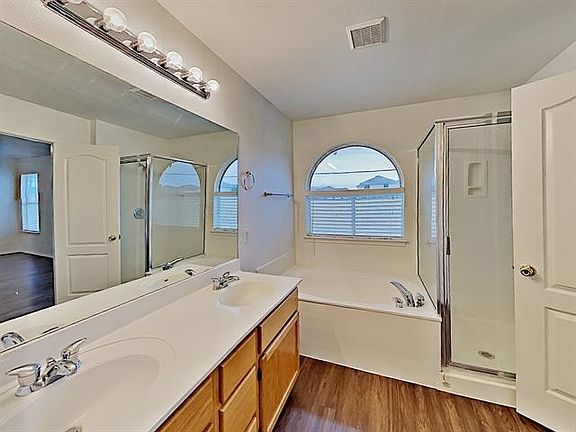 2nd image of 135 Paxton Blvd