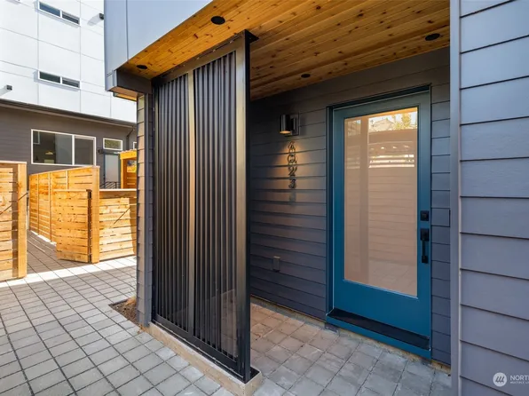 6025 42nd Avenue SW, Seattle, WA 98136