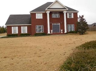 1304 Spring Branch Dr NE, Hartselle, AL 35640