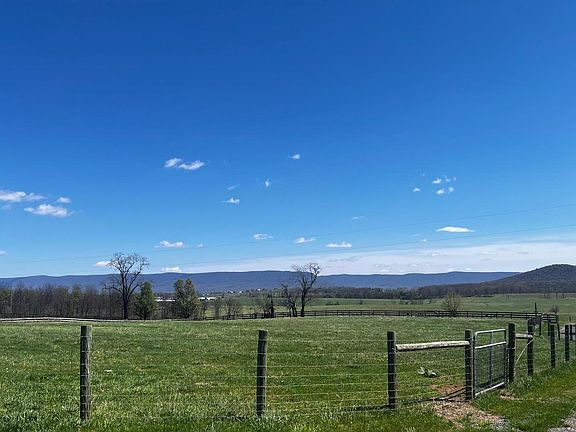 2nd image of 867 Kibler Rd