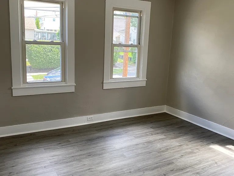 940 Beech St — Photo 5