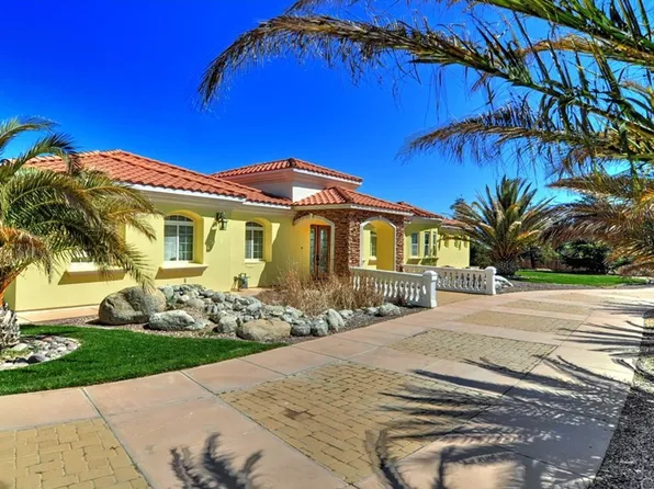 6623 Outpost Rd, Oak Hills, CA 92344