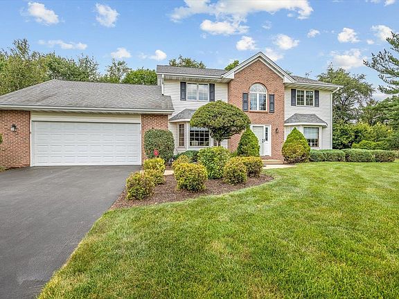 4th image of 8647 Oakwood Glen Dr