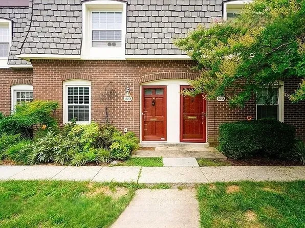 8145 Kingsway Ct, Springfield, VA 22152
