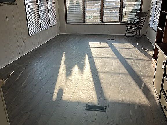 2nd image of 1230 Los Angeles Blvd