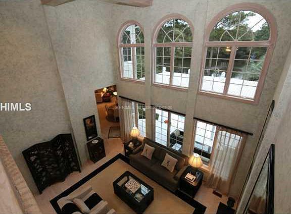5th image of 15 Leamington Ln