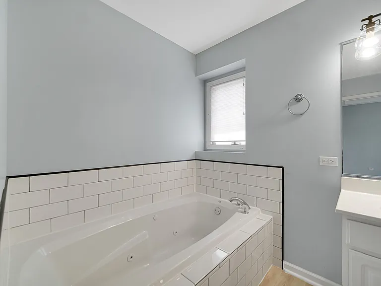 Bathroom - Main Bedroom (Private)