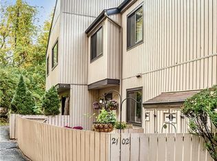 2102 Aspen Walk, Poughkeepsie, NY 12603