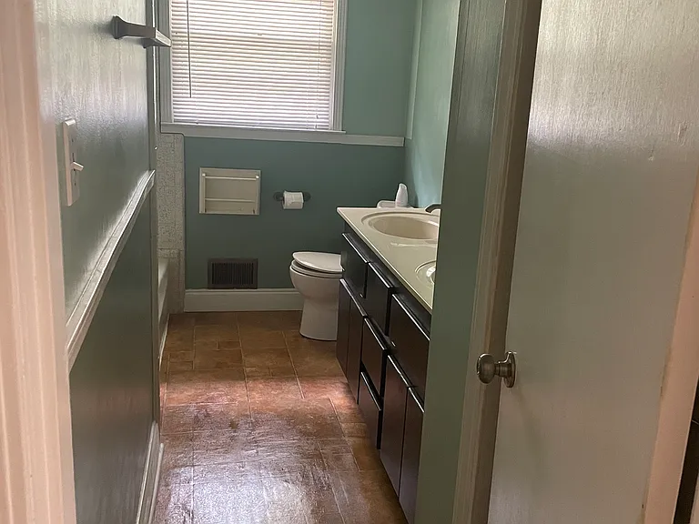 920 Forrest Cir SE — Photo 7