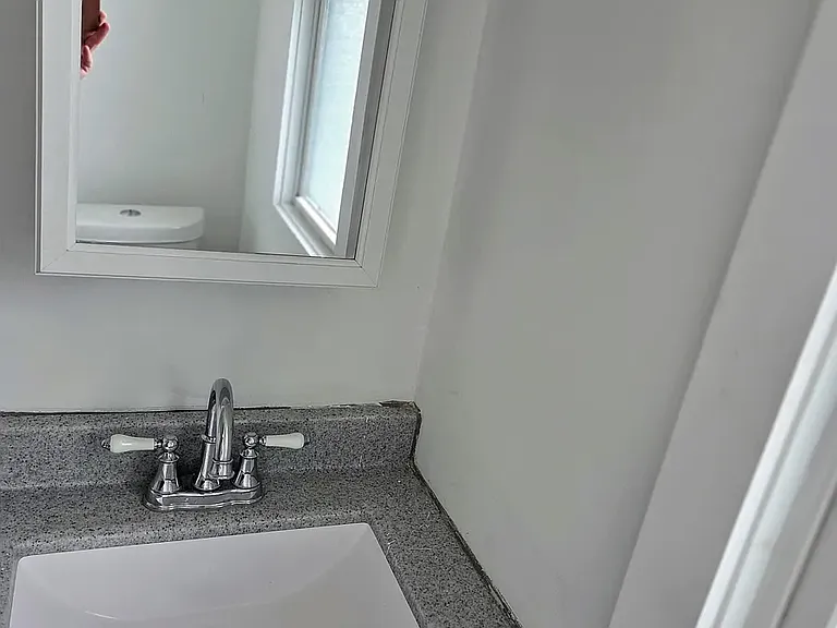 2030 Hazelwood St #1 — Photo 15