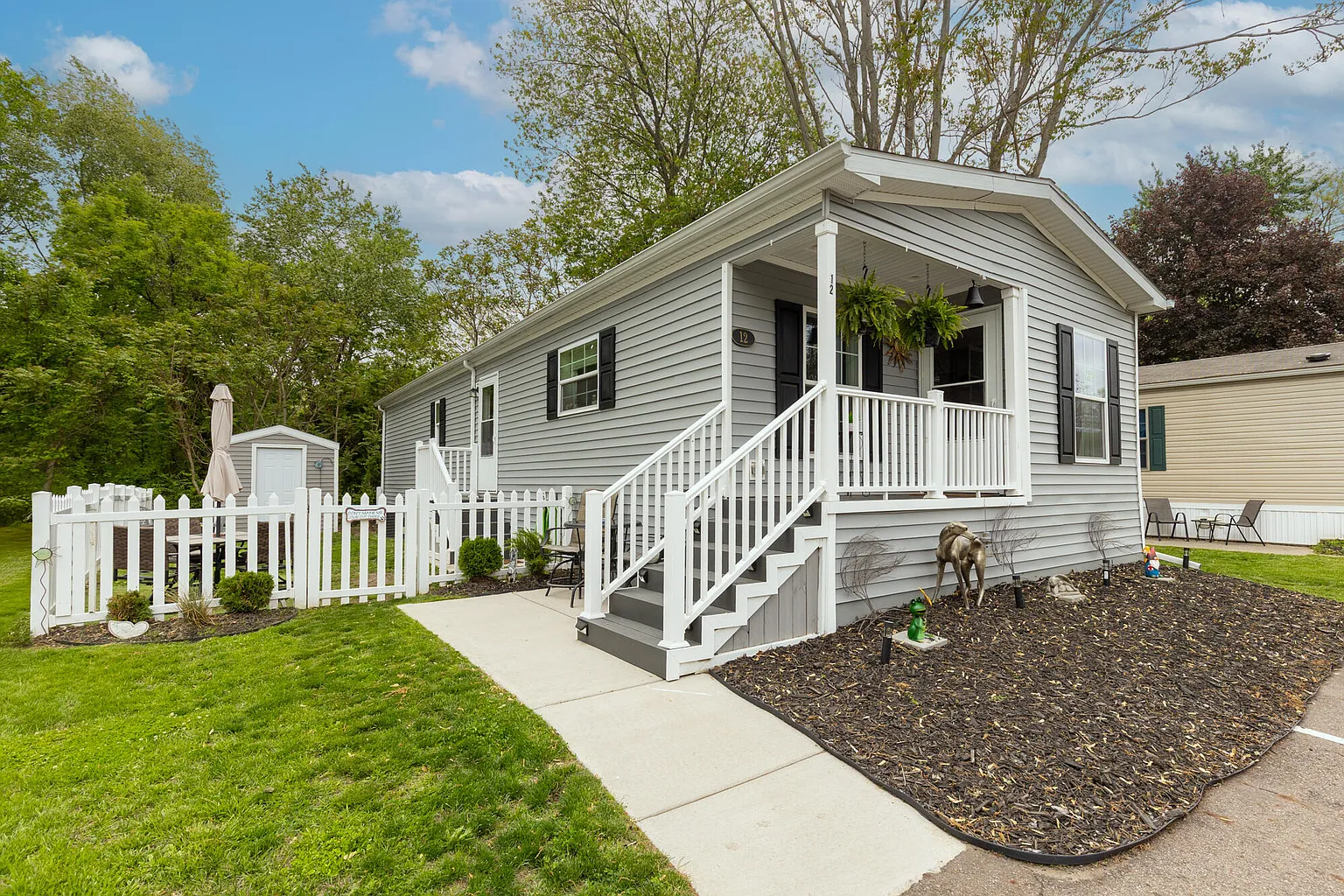 875 E Grand River Rd #12 photo 1