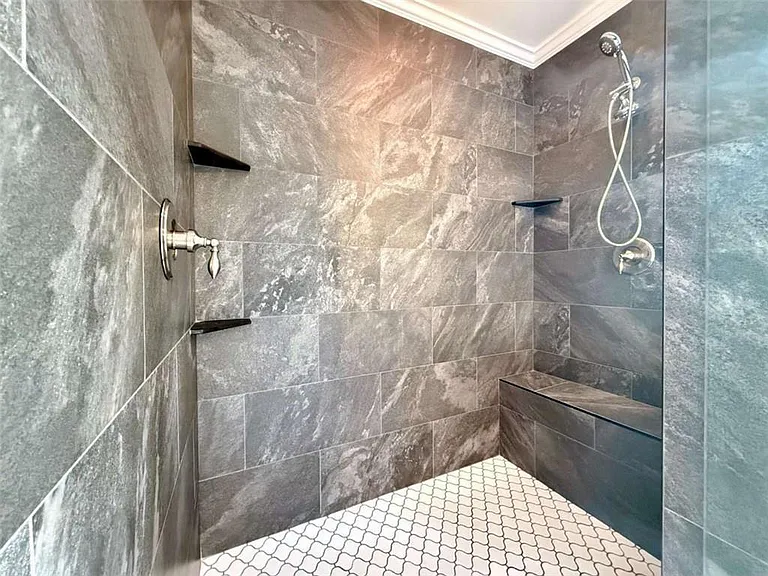 8710 Mount Rushmore Dr — Photo 11