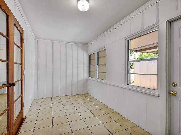 430 Beryl Dr — Photo 8