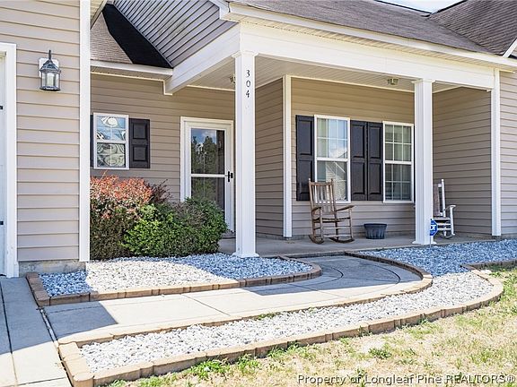 4th image of 304 Blackhawk Ln