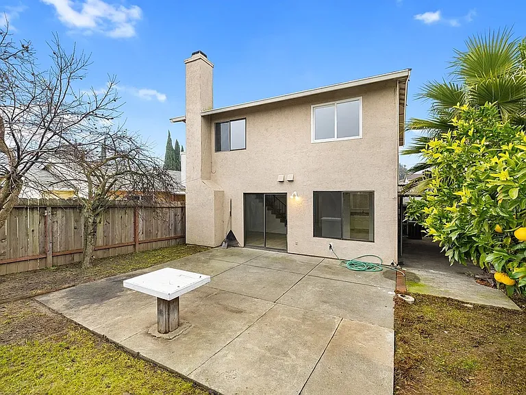 995 Matthew Ct — Photo 33