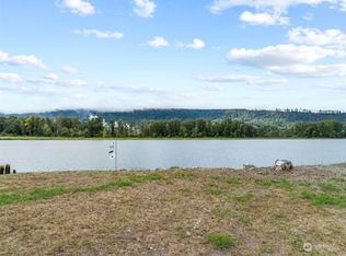 237 W Sunny Sands Rd, Cathlamet, WA 98612