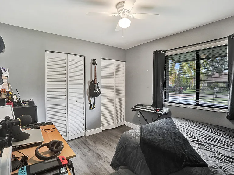 620 SW 100th Ave — Photo 48