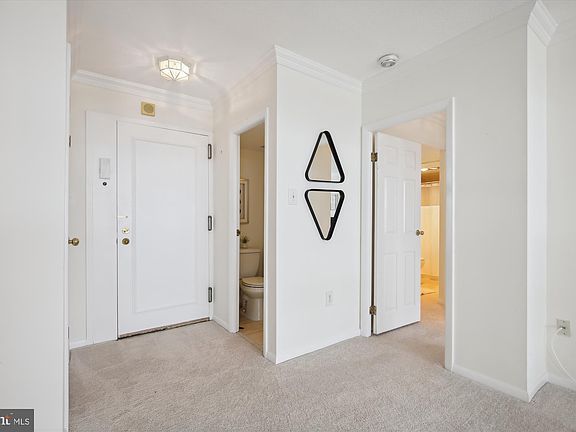 5th image of 400 Madison St APT 1710
